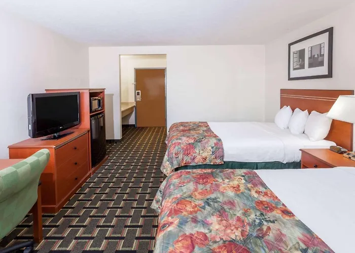 Hotel Baymont By Wyndham 2*