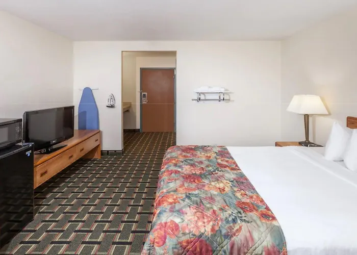 Hotel Baymont By Wyndham Decatur