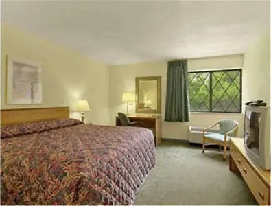 Hotel Baymont By Wyndham Decatur